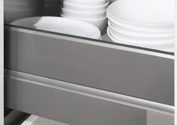 Glass or Metal Side Panelling